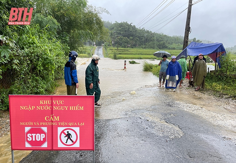 Bảo đảm an toàn giao thông mùa mưa bão