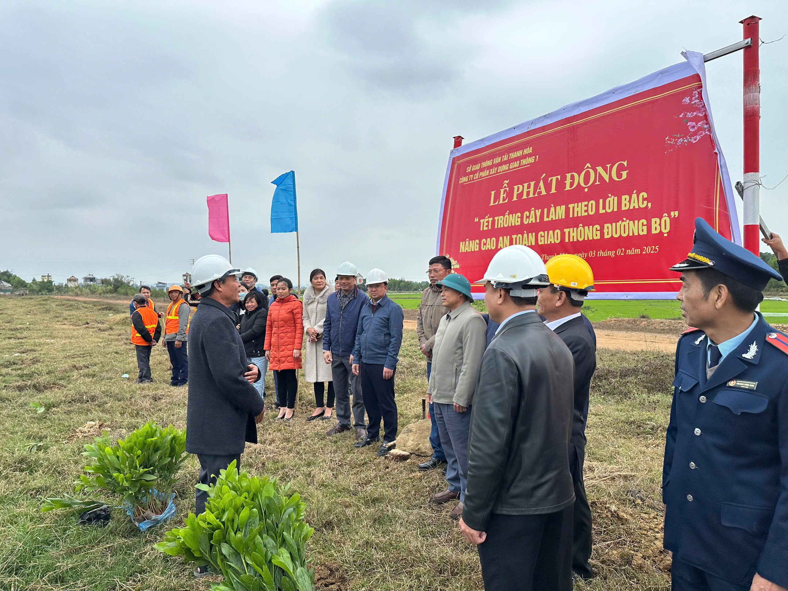 Sở Giao thông vận tải Thanh Hóa phát động phong trào Tết trồng cây làm theo lời Bác, nâng cao an toàn giao thông đường bộ Xuân Ất Tỵ 2025